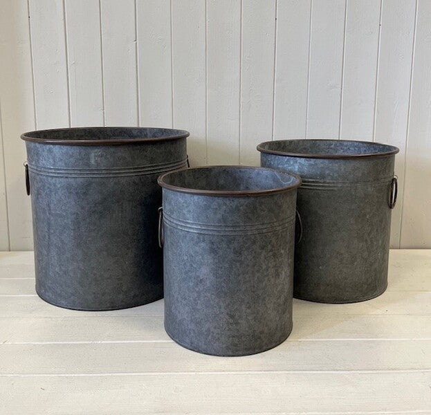 Set of Three Round Zinc Planters. S TD25 x H27 M TD30 x H28.5 L TD35 x H33 cm