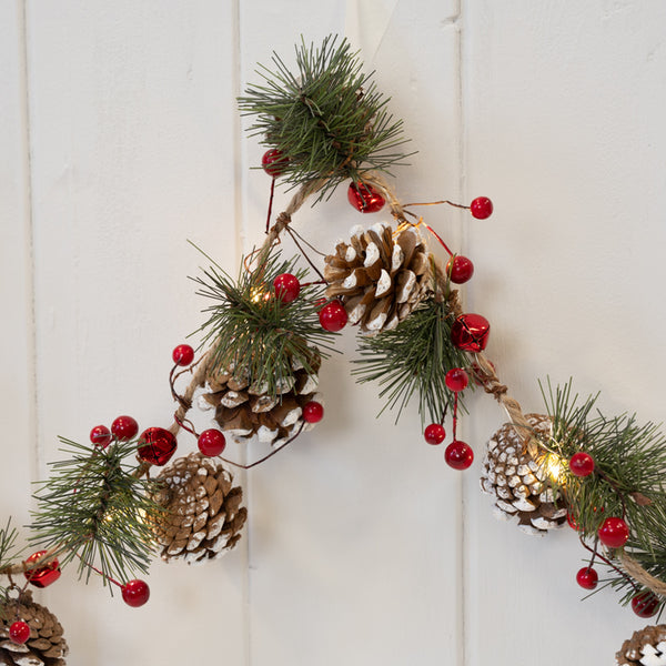 LED Garland with Pinecones and Berries 150cm