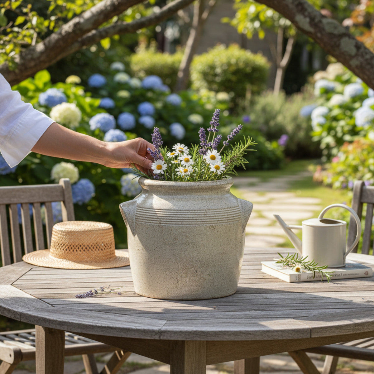 Tarn Collection Large Pot With Handles