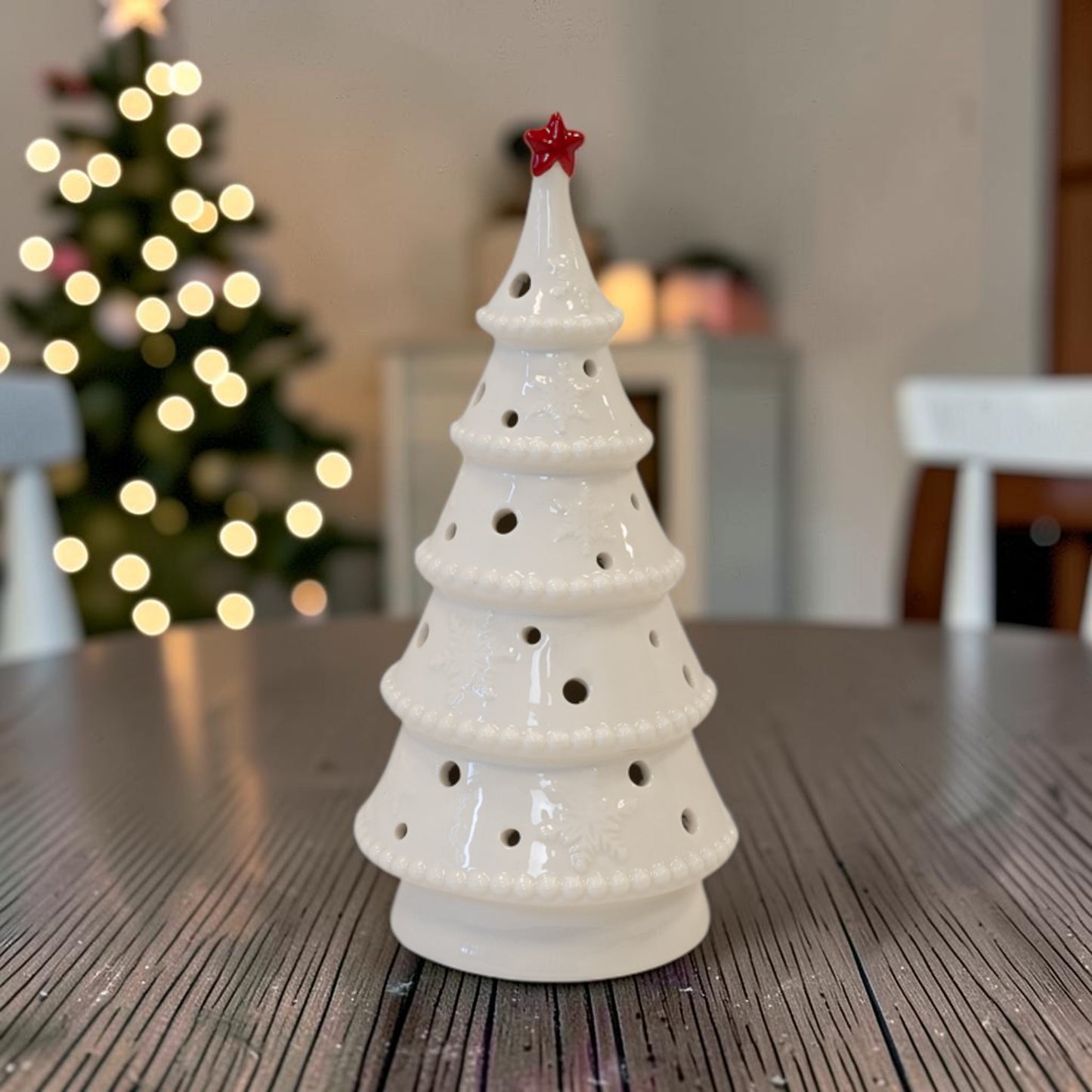 Large LED Winter Wonderland Tree with Star 25cm
