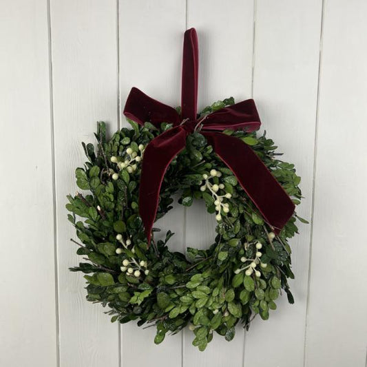 Mistletoe Wreath with Bow 29cm