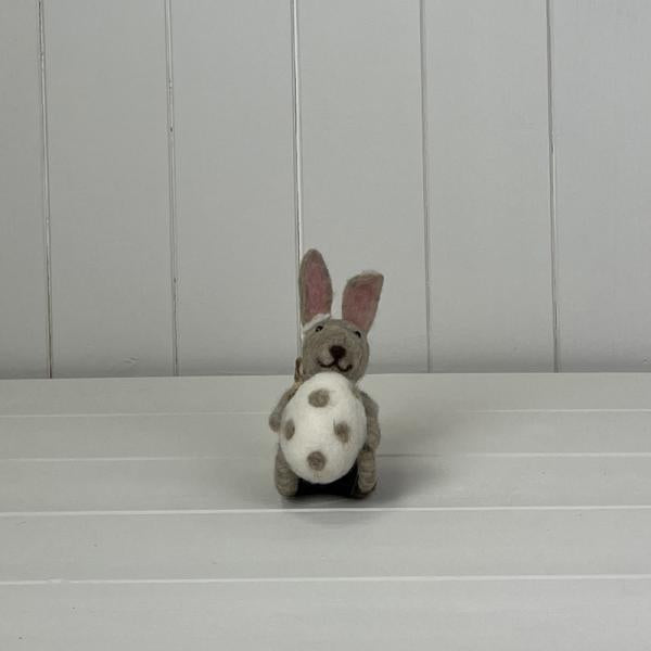Rabbit Sat With Egg 10X7X13cm  Weight-16G